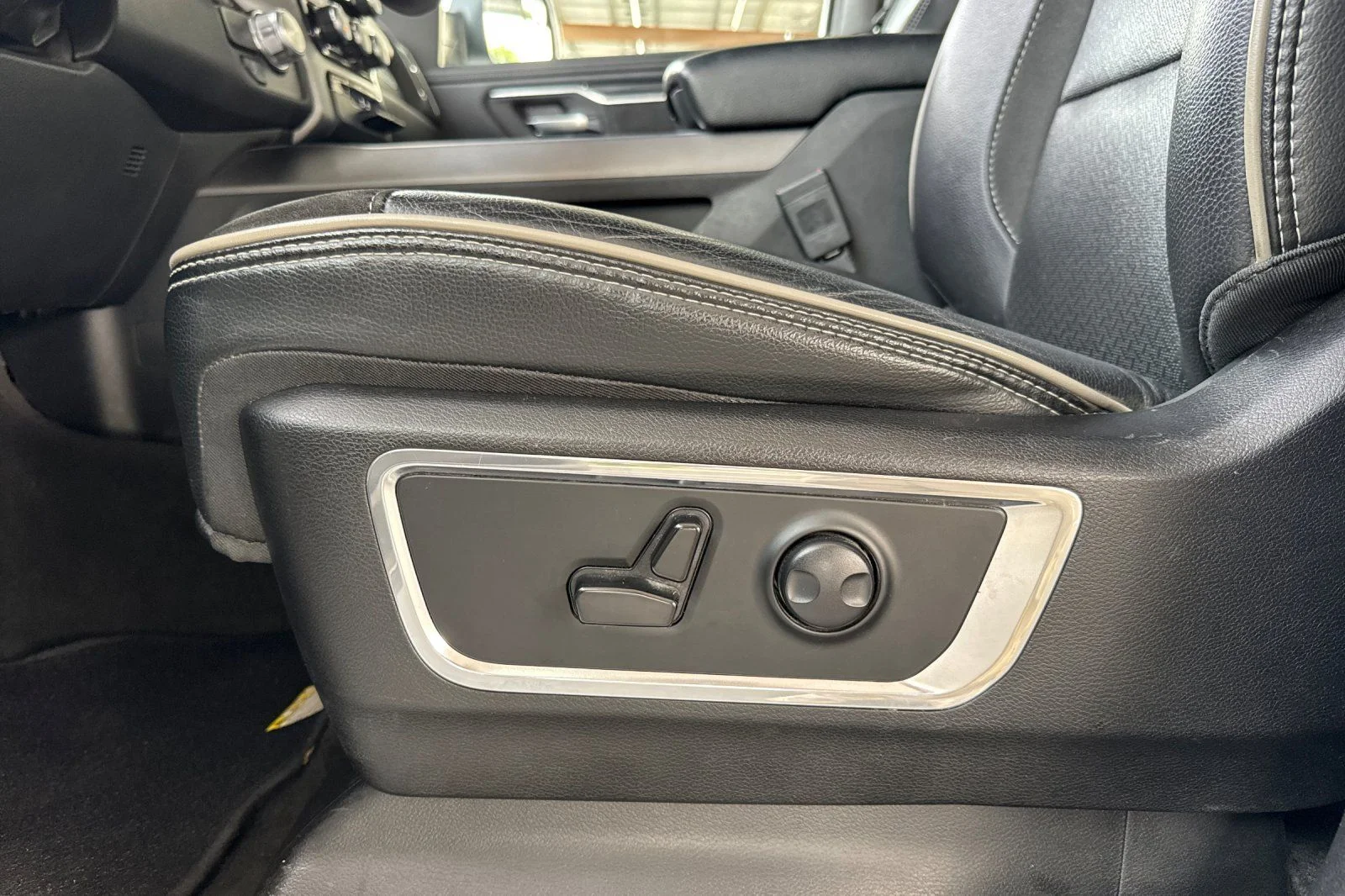2024 RAM Ram 1500 Pickup Laramie - Photo 17