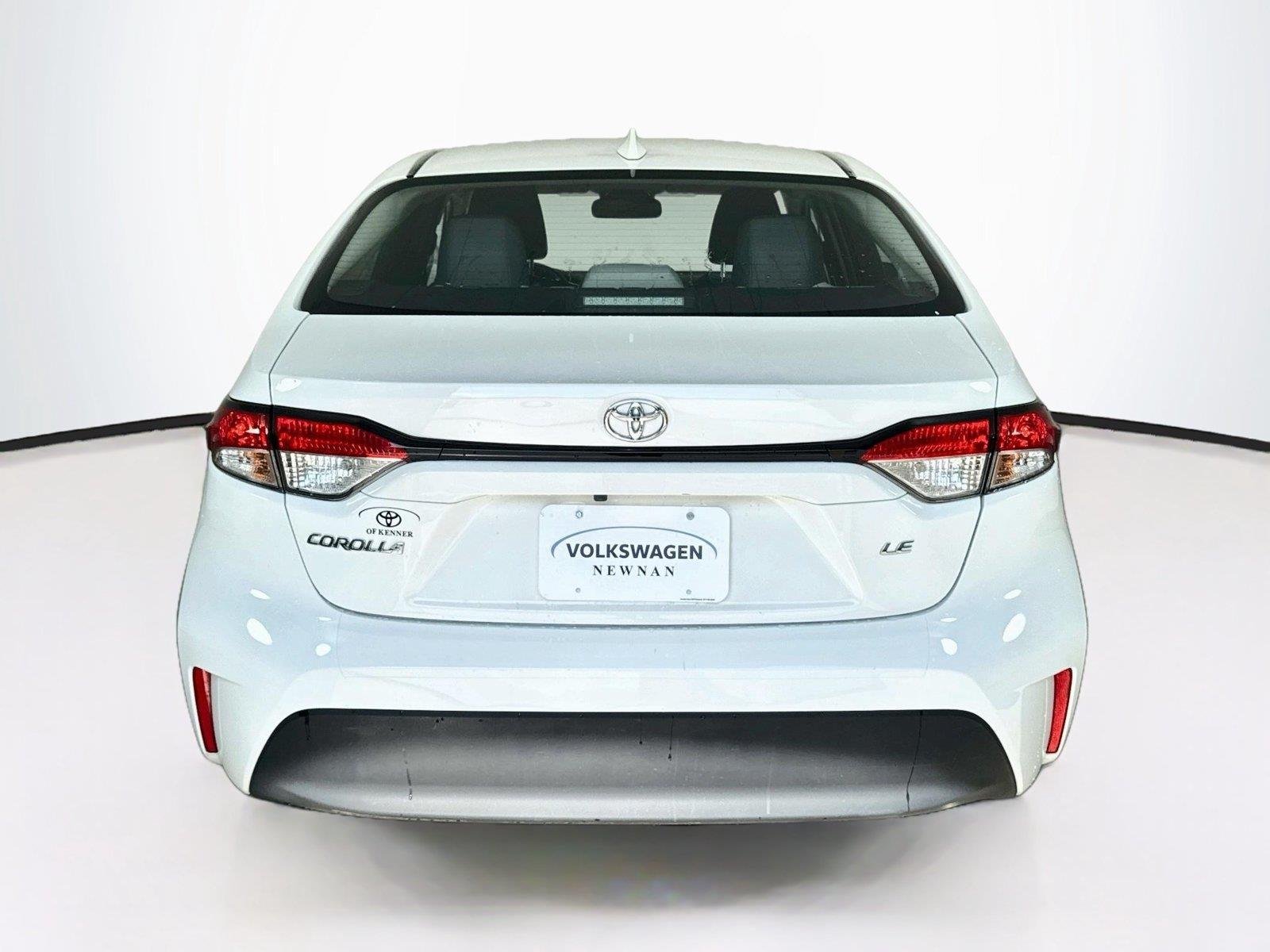 Used 2025 Ice Cap Toyota LE image 5