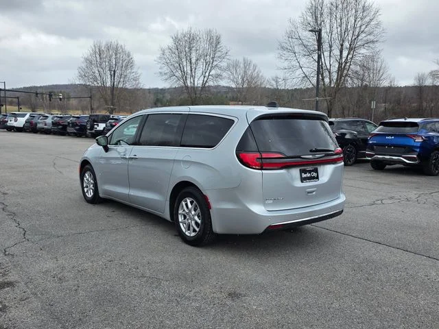 Used 2024 Silver Mist Clearcoat Chrysler Touring L image 6