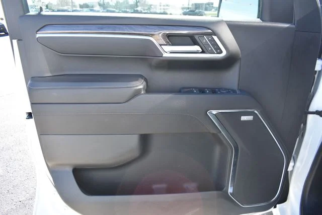 Used 2023 White Chevrolet LTZ image 10