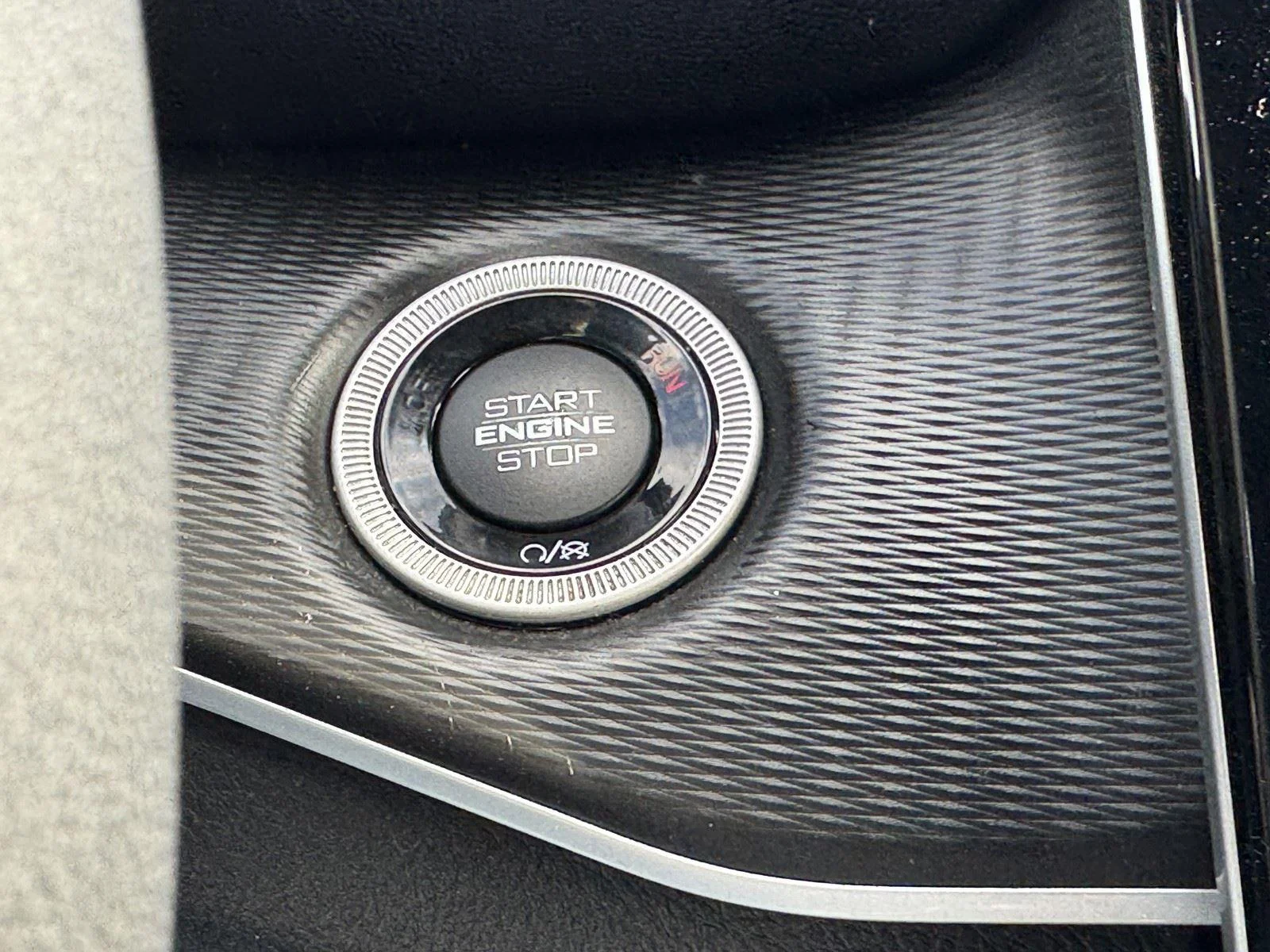 Used 2023 Silver Zynith Jeep Altitude image 24