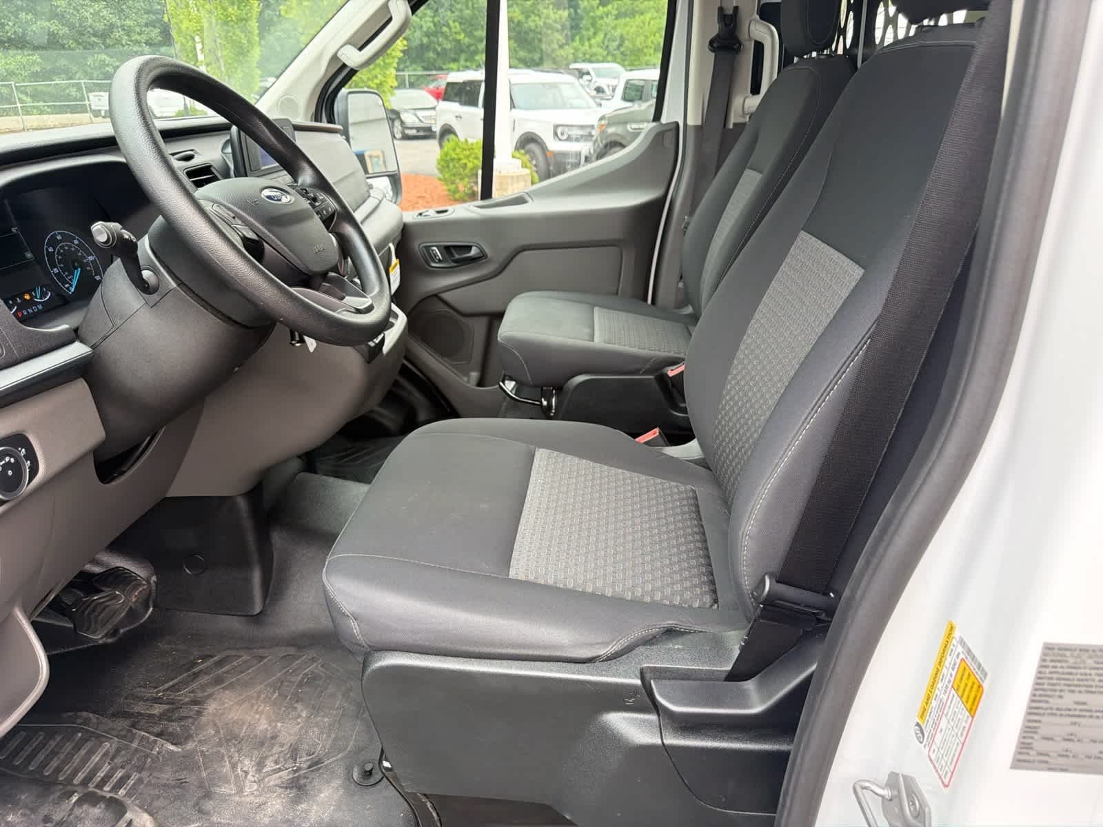 Used 2025 Oxford White Clearcoat Ford  image 17