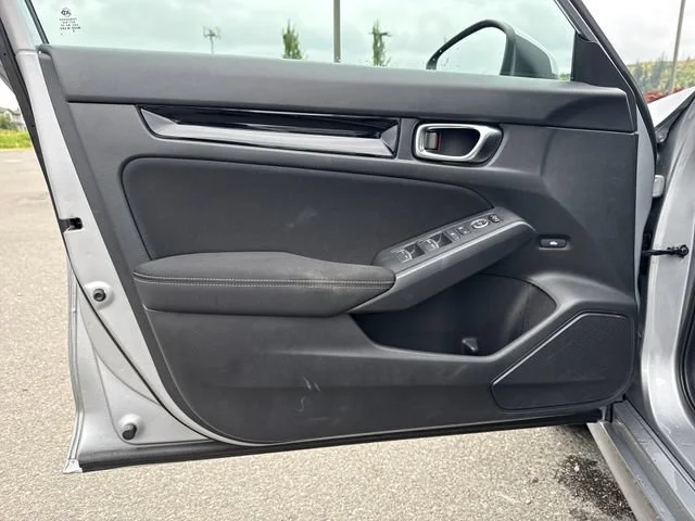 Used 2022  Honda EX image 16