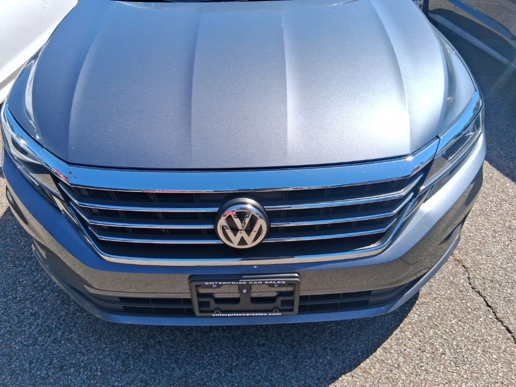 Used 2022 Black Volkswagen 2.0T SE image 15