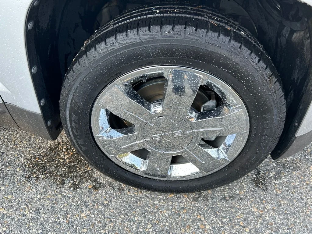Used 2012 Silver GMC SLT-2 image 25