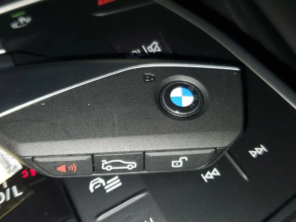 New 2026 Cape York Green Metallic BMW xDrive28i image 24