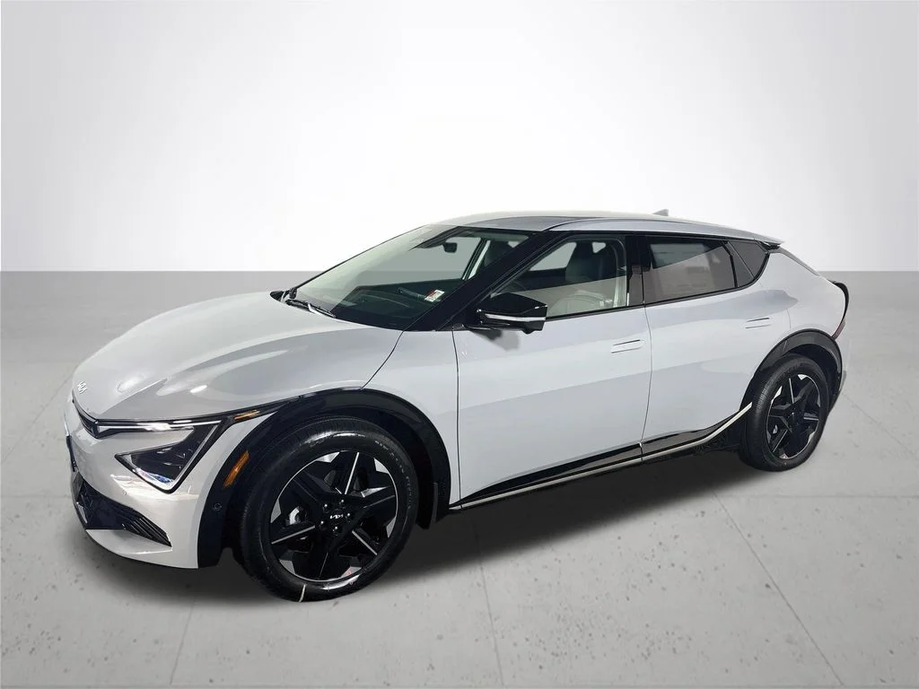 New 2026 Wolf Gray Kia WIND image 2