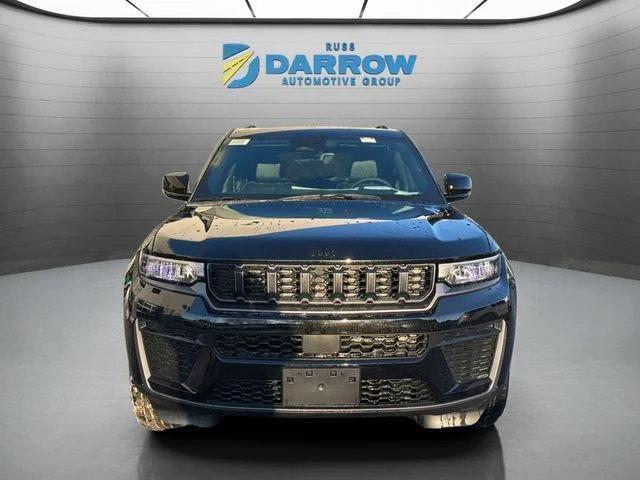 New 2026 Diamond Black Crystal Pearl-Coat Exterior Paint Jeep Laredo image 9