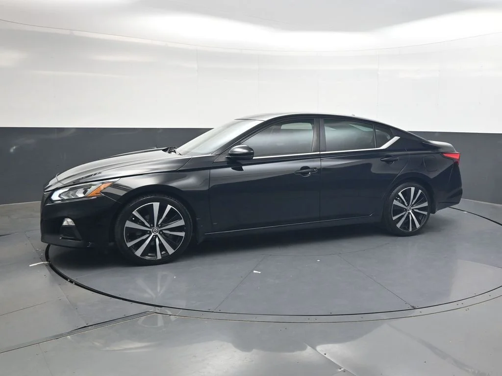 Used 2021 Black Nissan 2.5 SR image 12