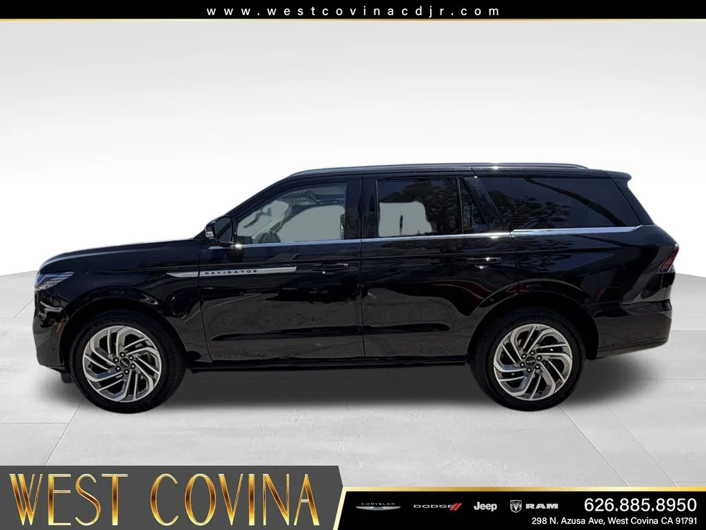 Used 2025 Black Lincoln Reserve image 6
