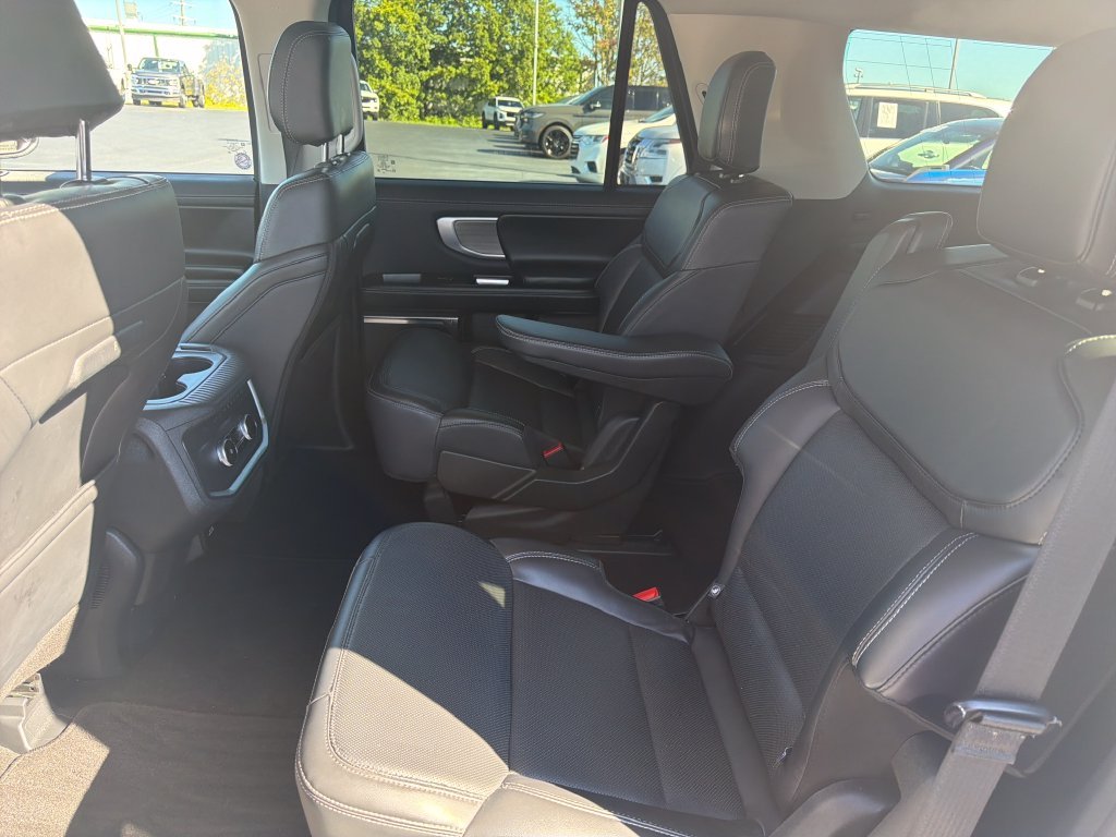 Used 2025 White Ford Platinum image 15