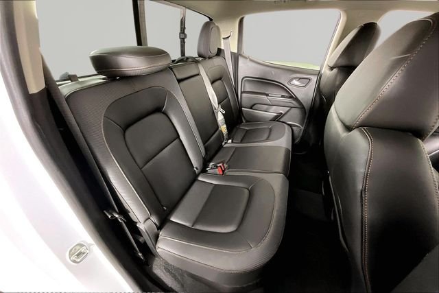 Used 2022 White GMC AT4 w/Leather image 25