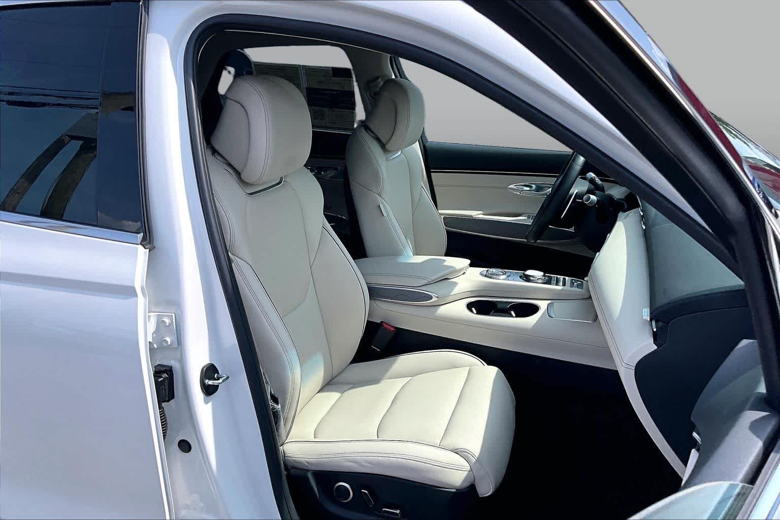 Pre-Owned 2023 Genesis GV70 2.5T