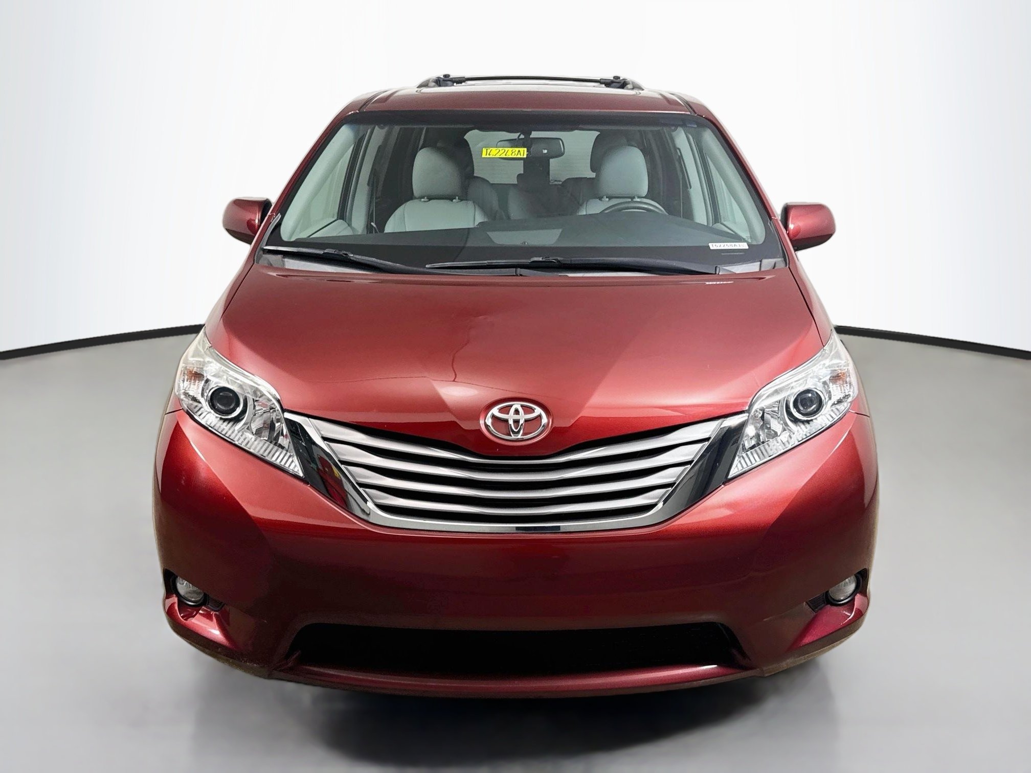 Used 2016 Salsa Red Pearl Toyota XLE image 2