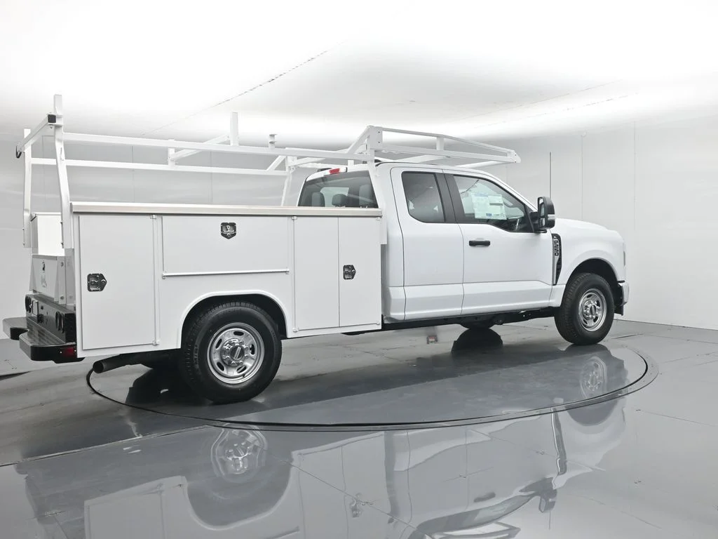 New 2026 Oxford White Ford XL image 32