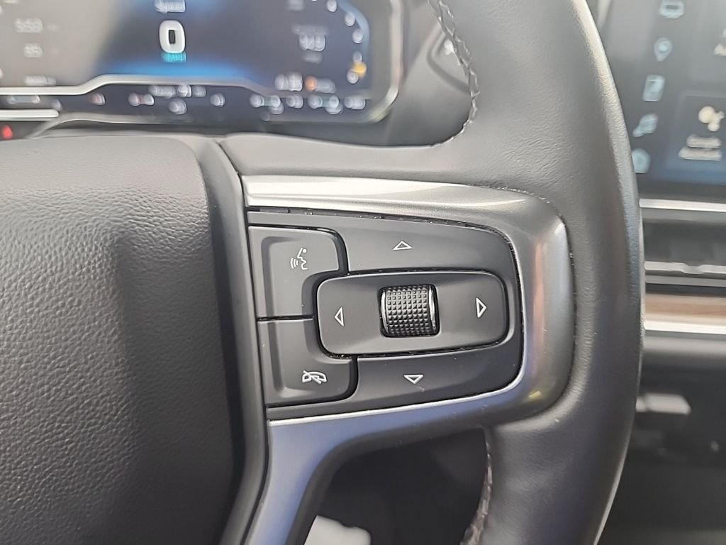 Used 2023 Gray Chevrolet LT image 17