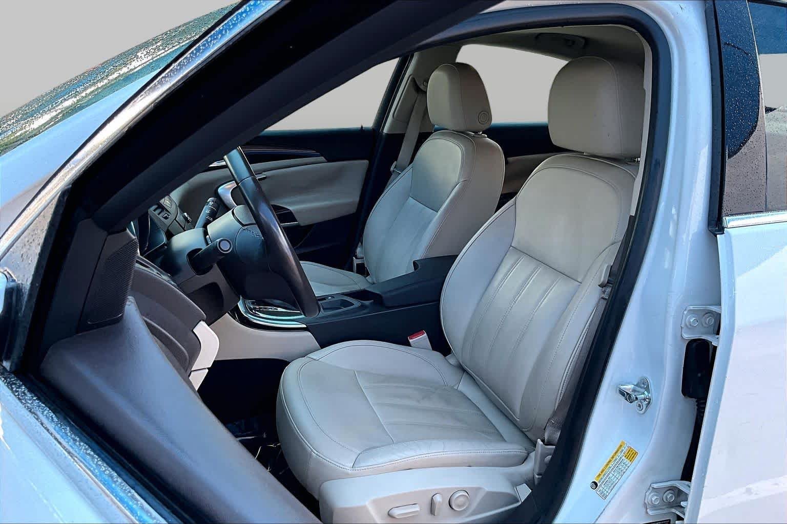 Used 2011 Summit White Buick CXL RL3 image 7