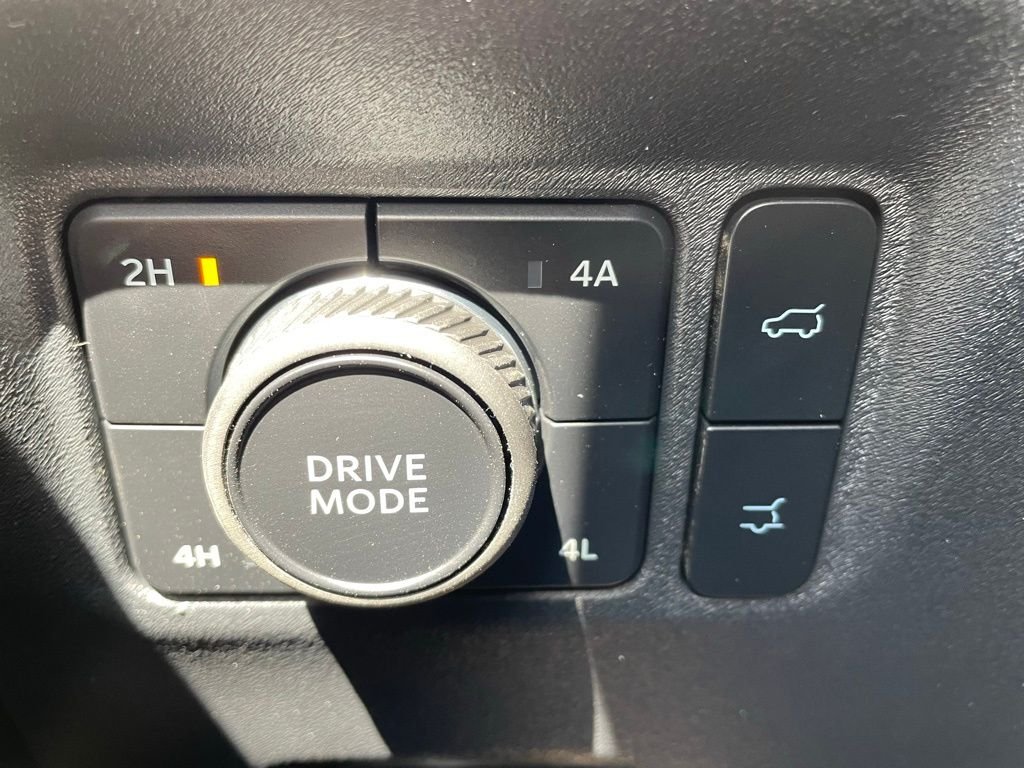 New 2026 Star White Metallic Tri-Coat Ford MAX Platinum® image 20