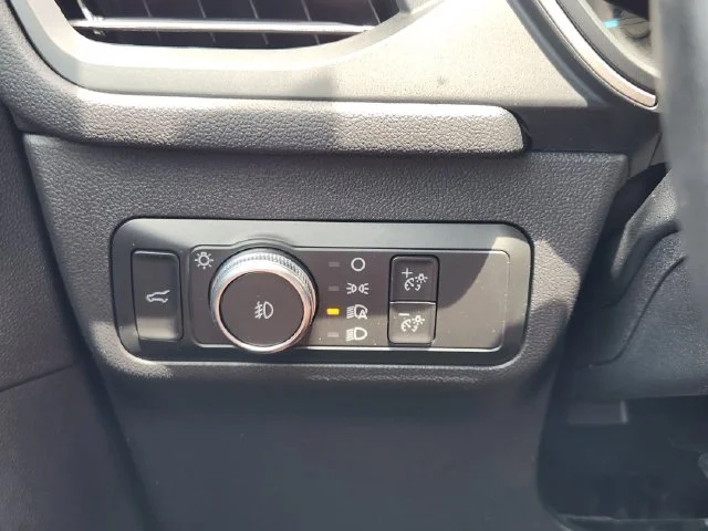 Used 2022 Oxford White Ford SEL image 23