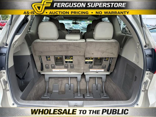 Used 2016  Toyota XLE image 29