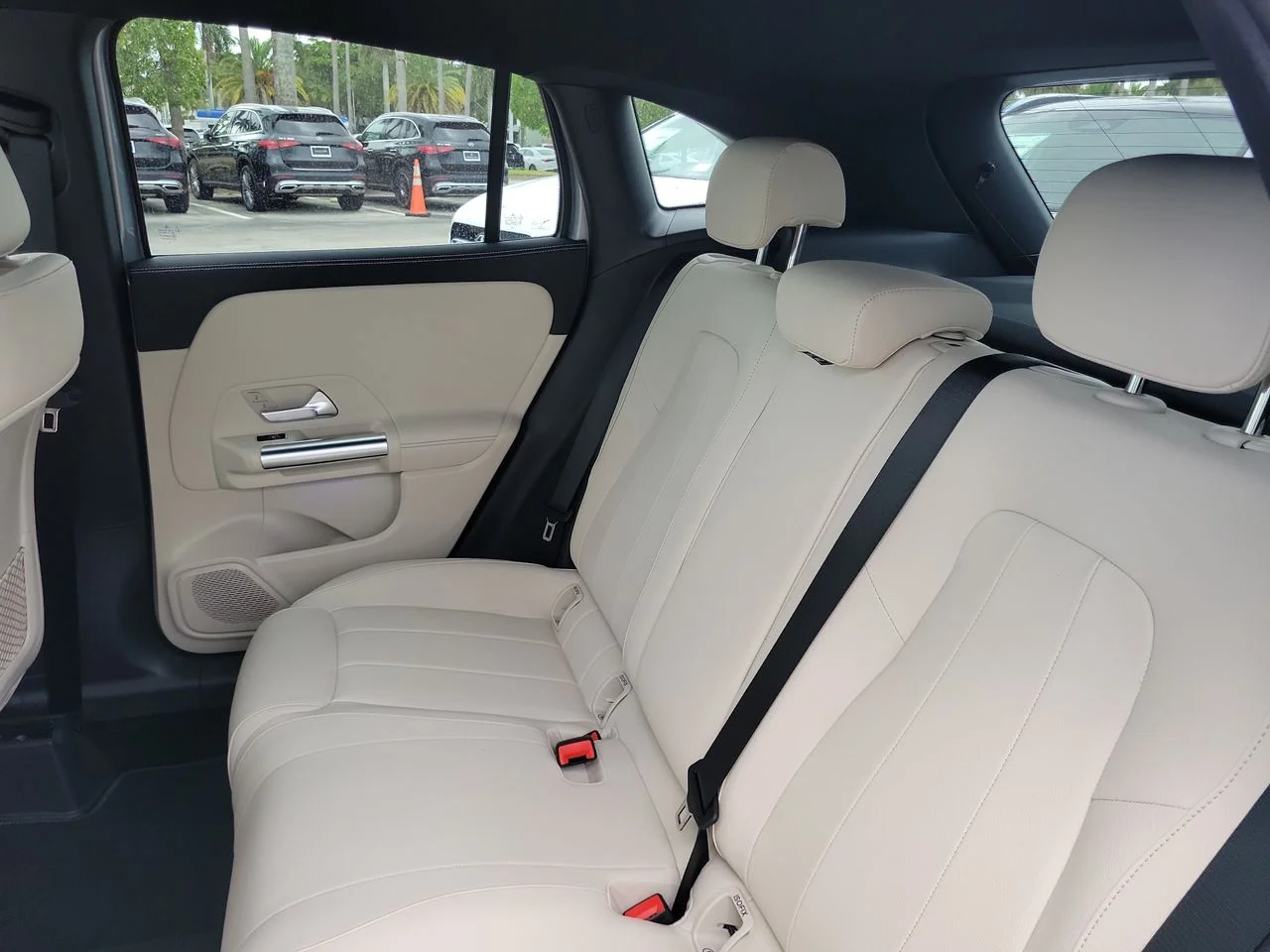 New 2026 Cirrus Silver Metallic Mercedes-Benz GLA 250 image 12
