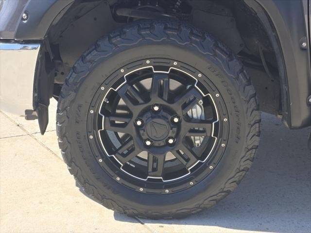 Certified Used 2017 MAGNETIC GRAY MET. Toyota  image 10