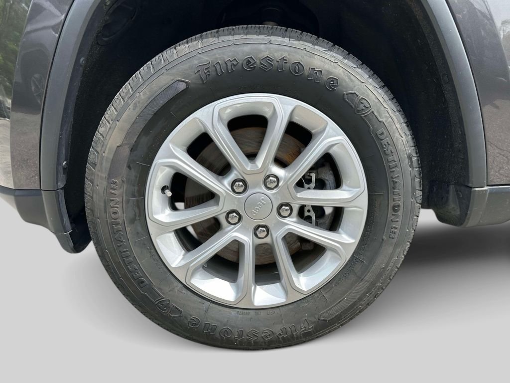 Used 2021 Gray Jeep Laredo E image 8