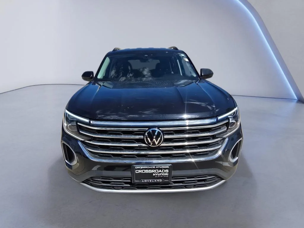 Used 2025 Deep Black Pearl Volkswagen 2.0T SE image 9
