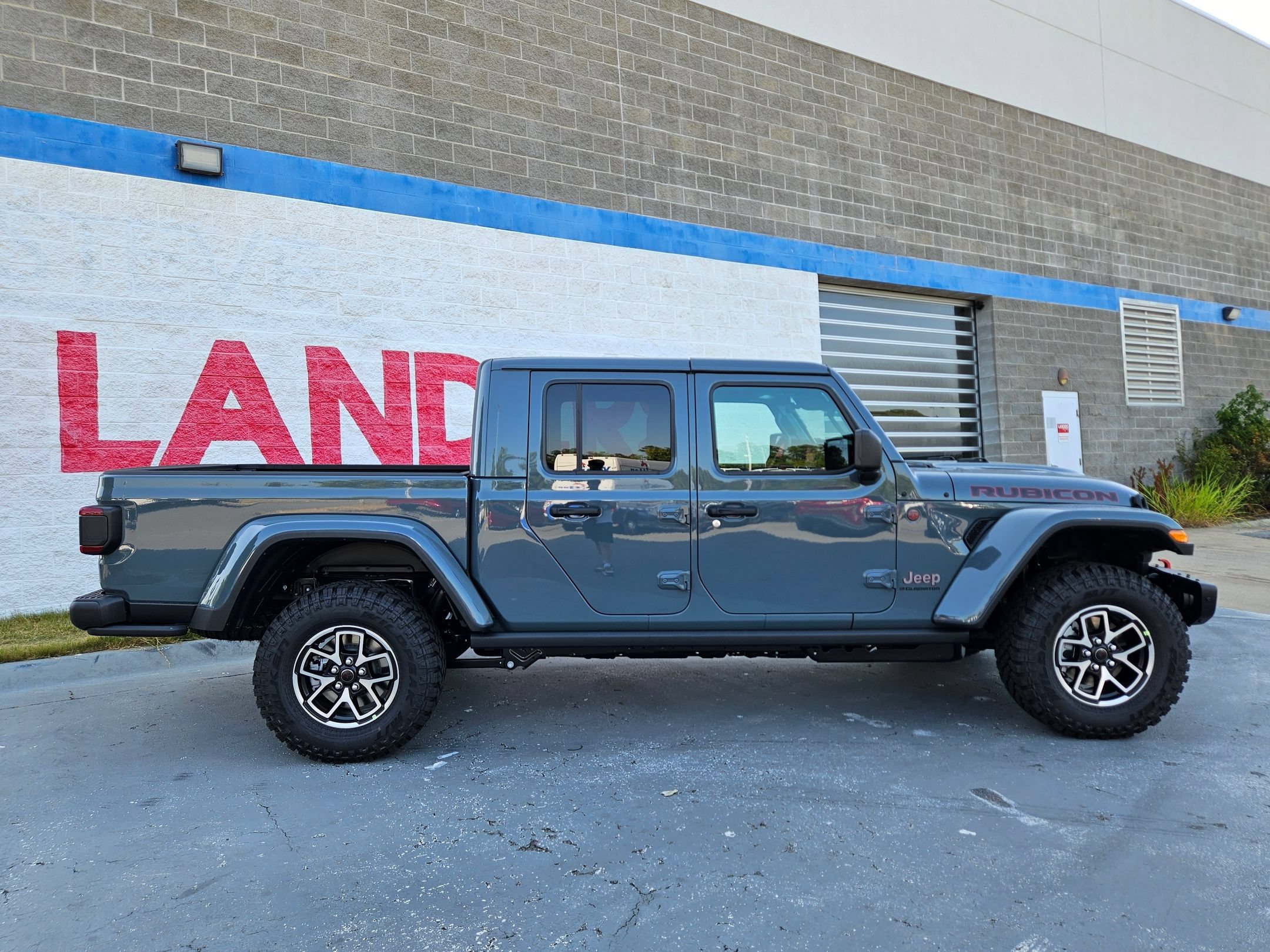 New 2026 Anvil Clear-Coat Exterior Paint Jeep Rubicon X image 8
