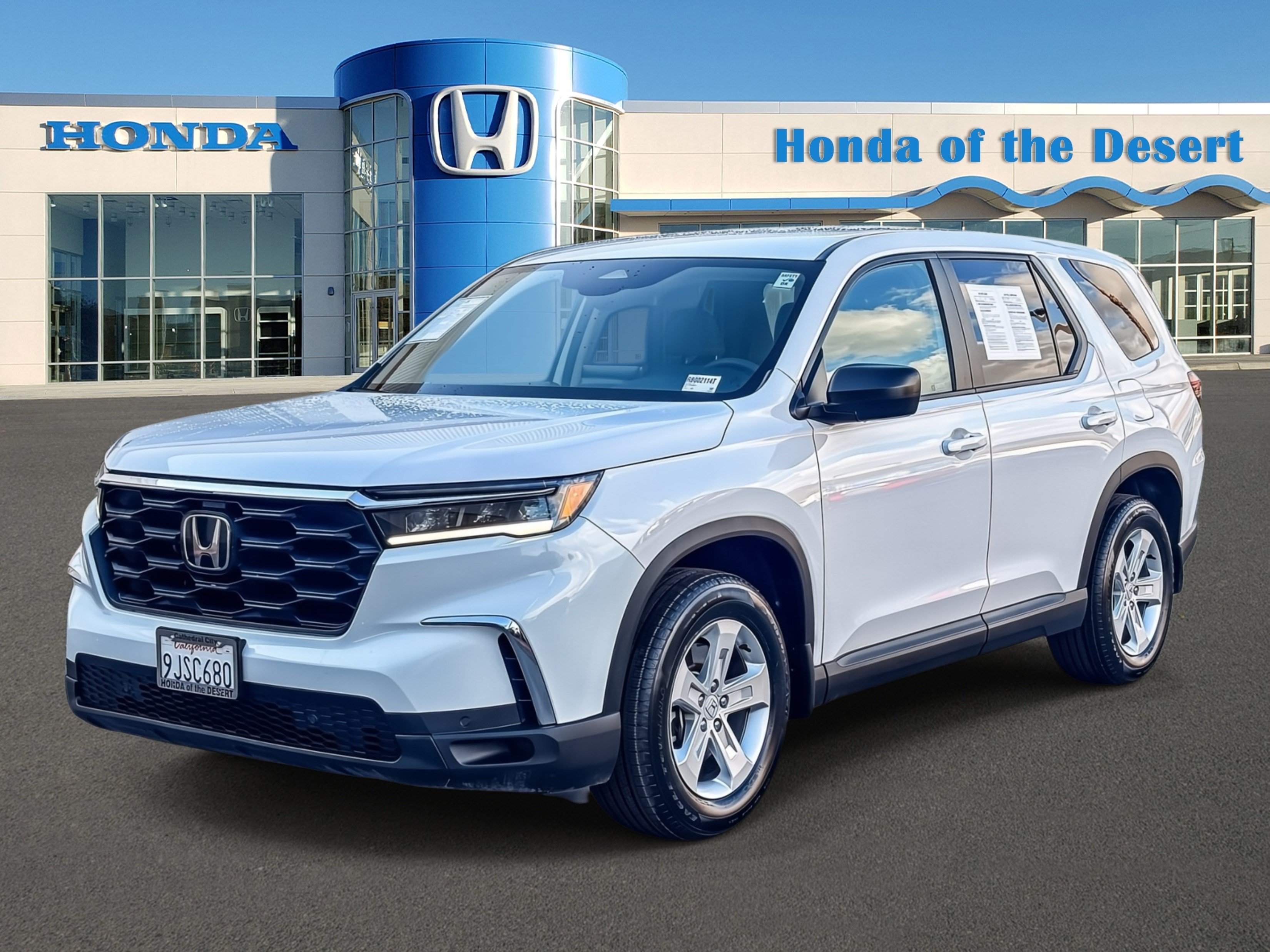 Used 2024 Platinum White Pearl Honda 2WD LX image 3