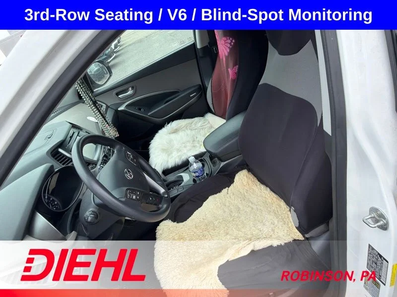 Used 2018 White Hyundai SE image 12
