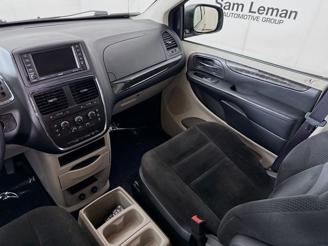 Used 2016 Silver Dodge SE image 21