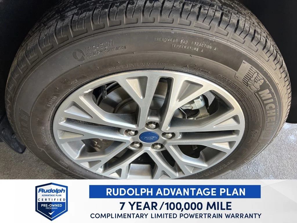 Used 2022 Black Ford SEL image 27