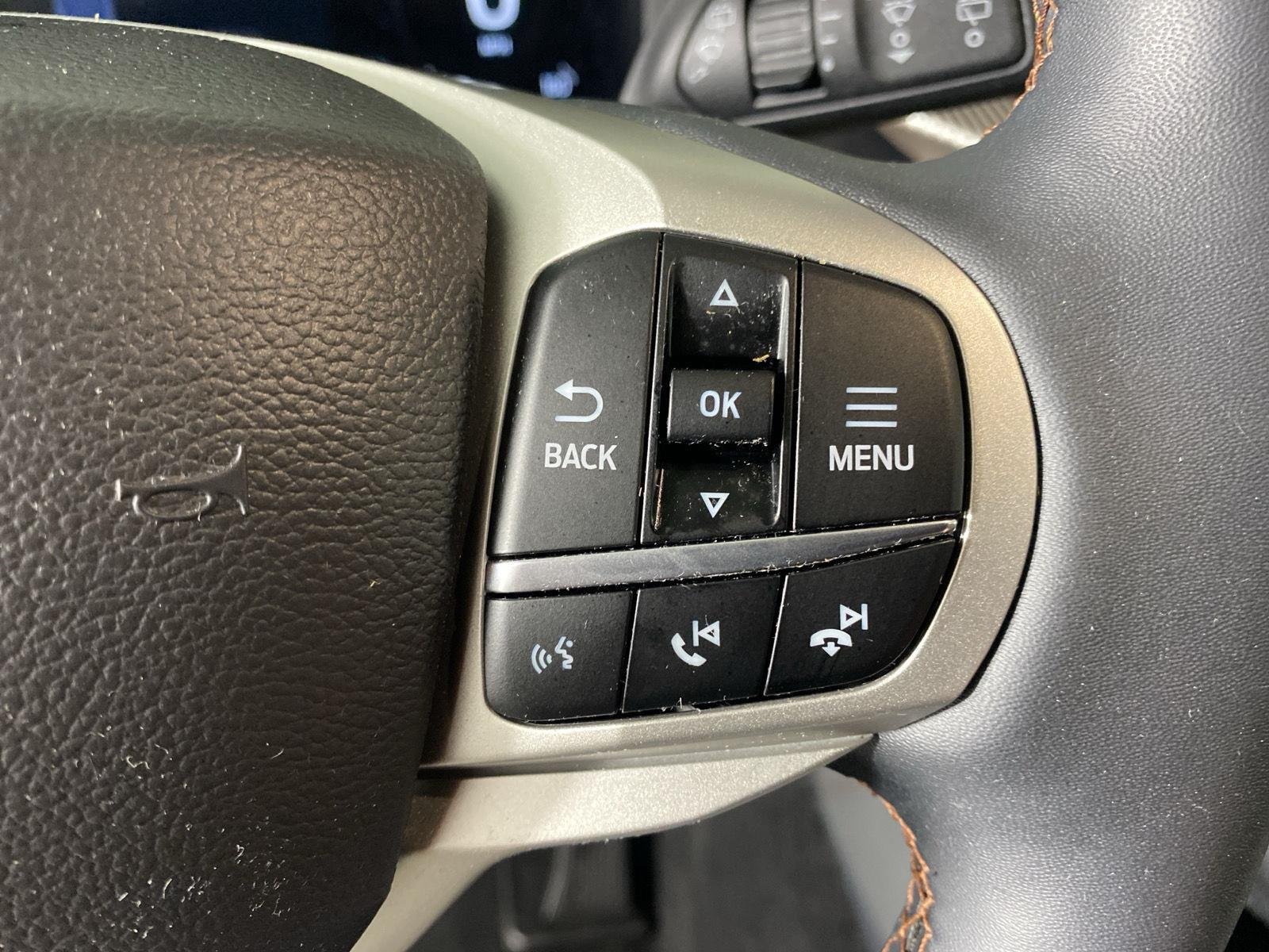 Used 2025 Vapor Blue Ford Active image 16
