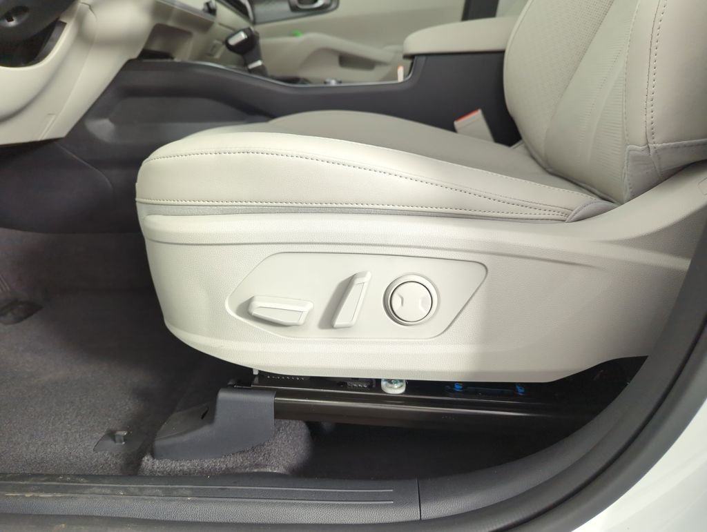 New 2026 Glacial White Pearl Kia S image 13