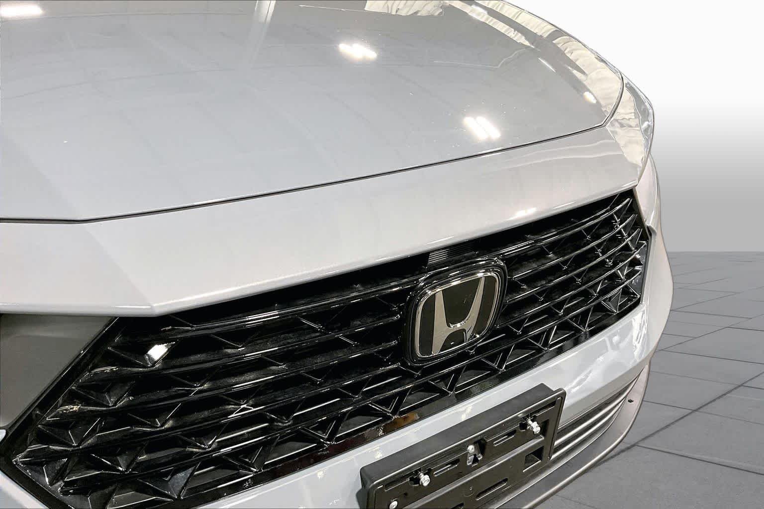 Used 2025 Urban Gray Pearl Honda Sport image 30
