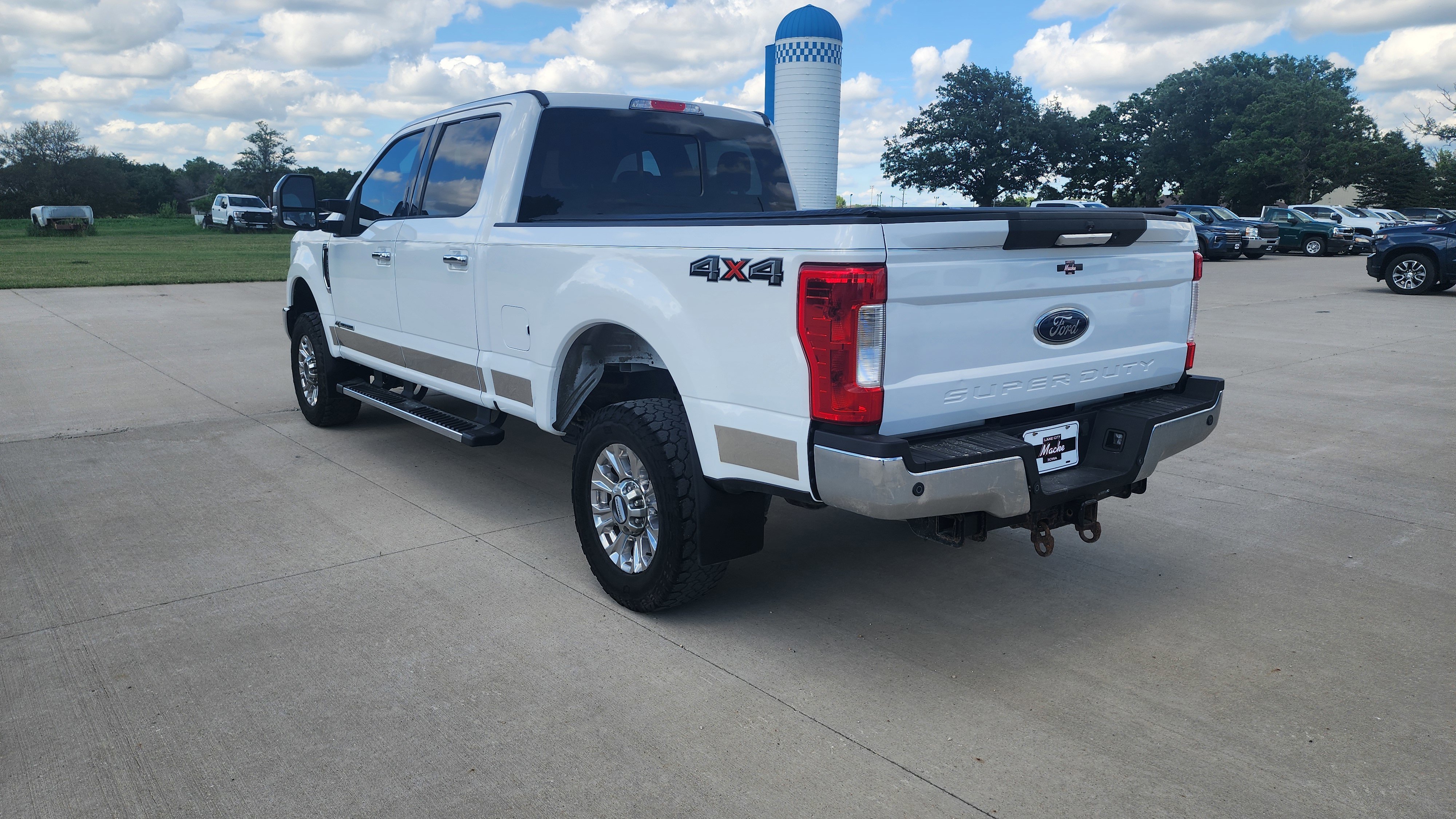 Used 2017 Oxford White Ford Lariat image 7