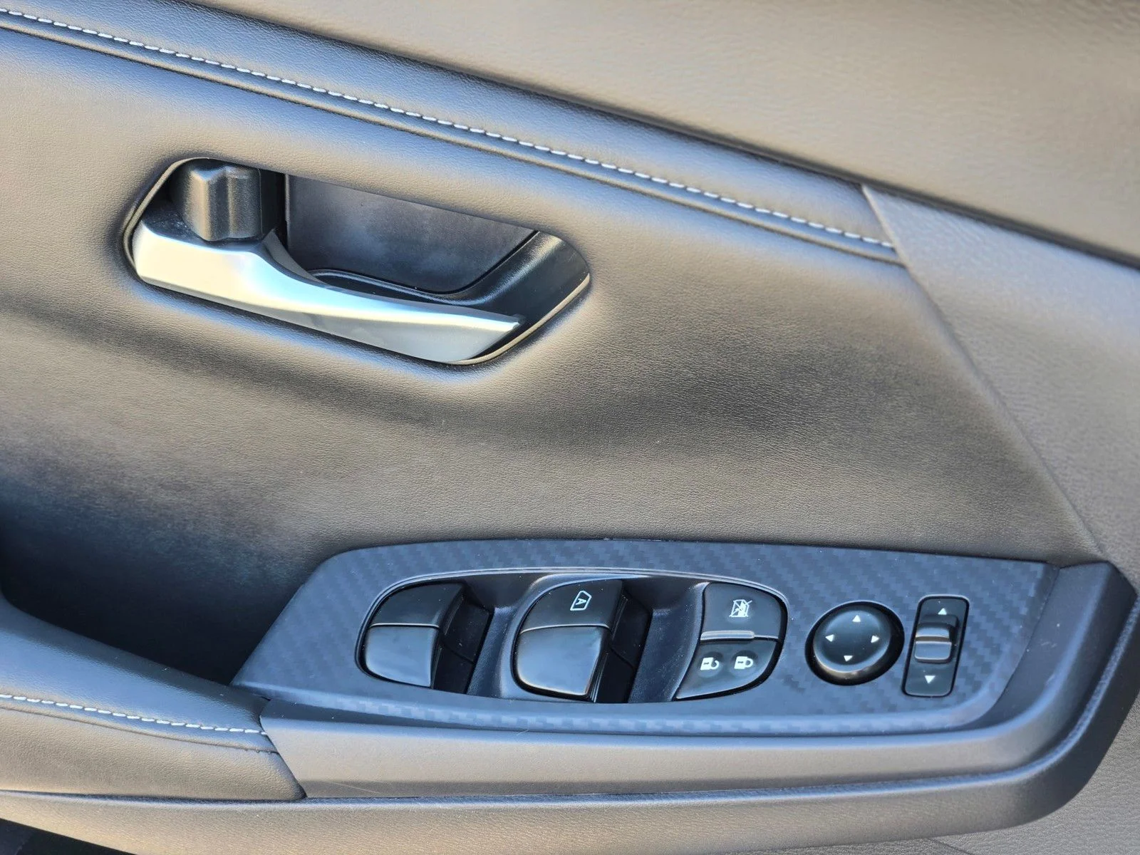 Used 2024 Gun Metallic Nissan SV image 26