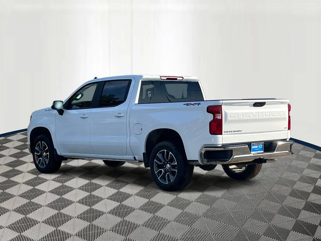 New 2026 Summit White Chevrolet LT image 4