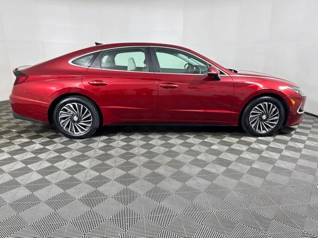 Certified Used 2023 Red Hyundai SEL image 2