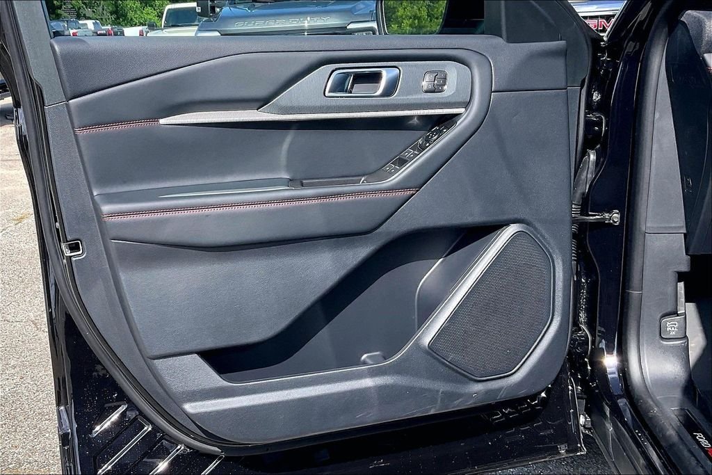 New 2026 Agate Black Metallic Ford ST image 13