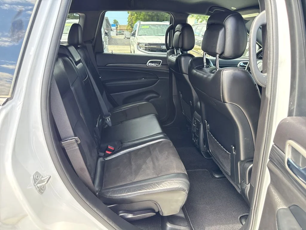 Certified Used 2021 White Jeep Laredo X image 25