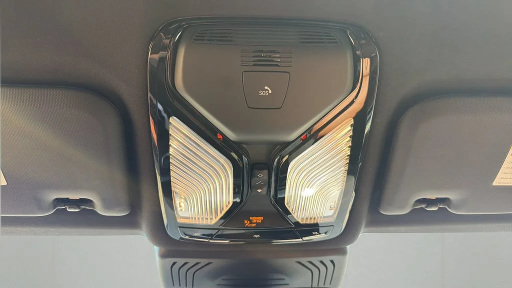 Used 2023 Gray BMW xDrive30i image 28