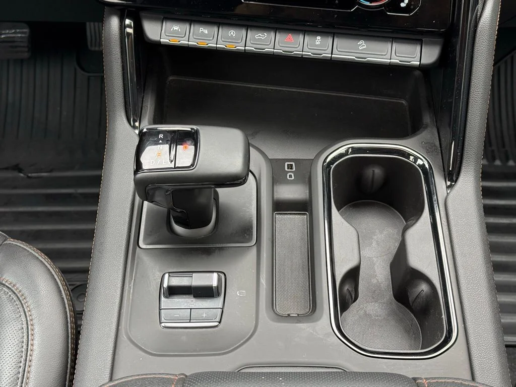Used 2025 Black GMC AT4 image 25