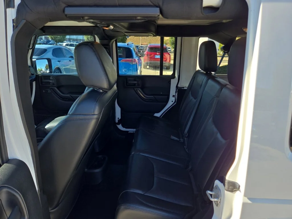 Used 2017 White Jeep Unlimited Sahara image 13