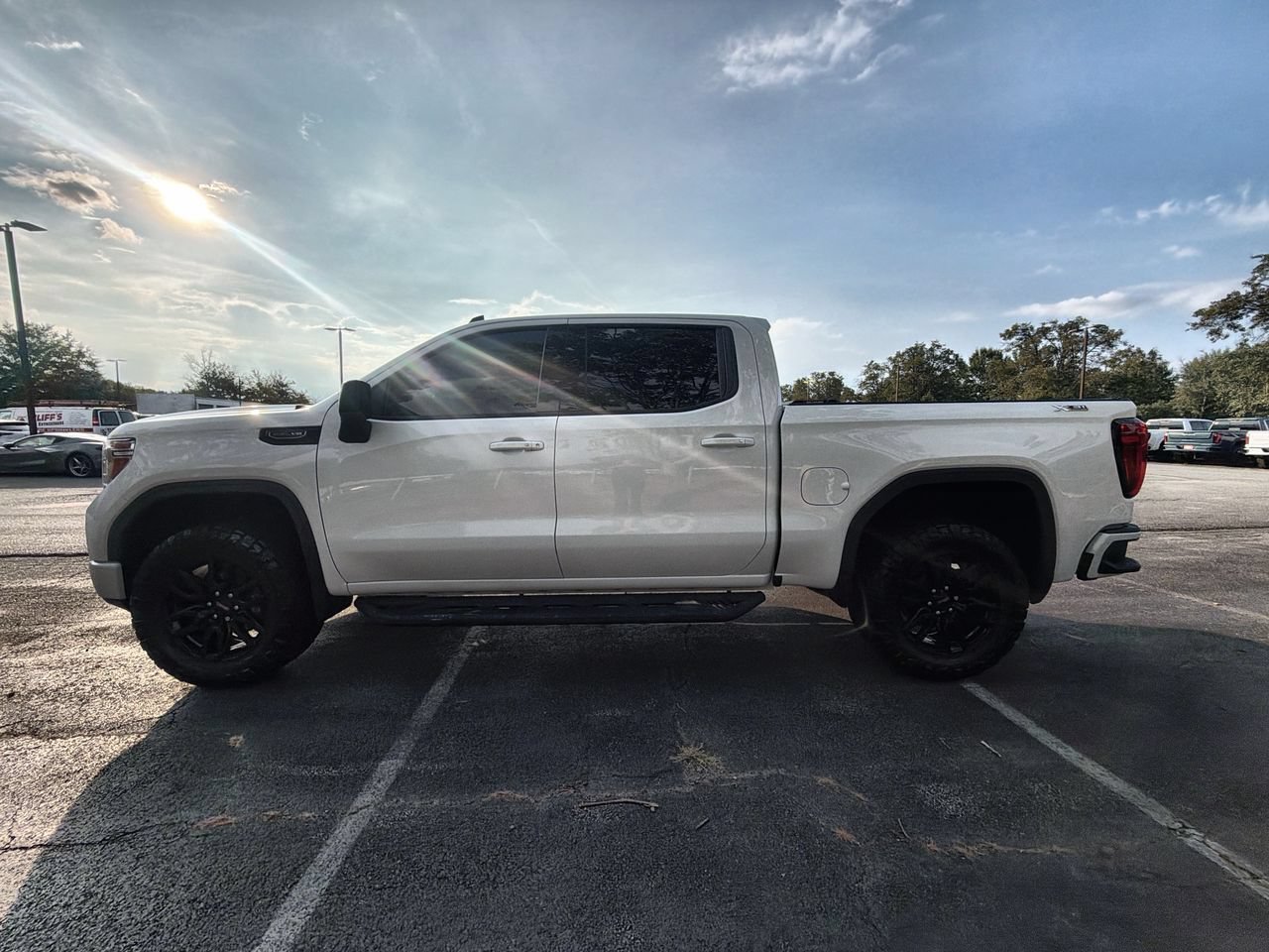 Used 2021 SUMMIT WHITE GMC Elevation image 5