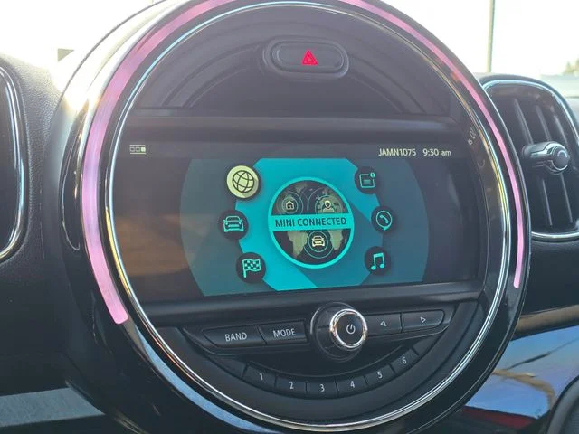 Used 2018 Chili Red MINI Base image 30