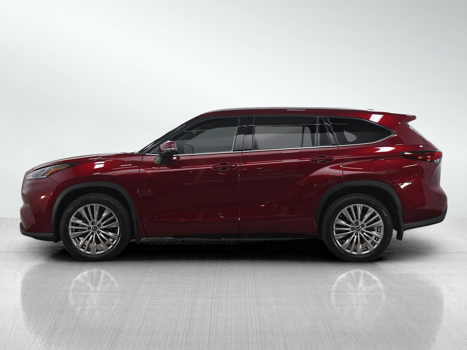 Used 2023 Toyota Highlander Platinum with VIN 5TDKDRBH5PS030414 for sale in White Bear Lake, Minnesota