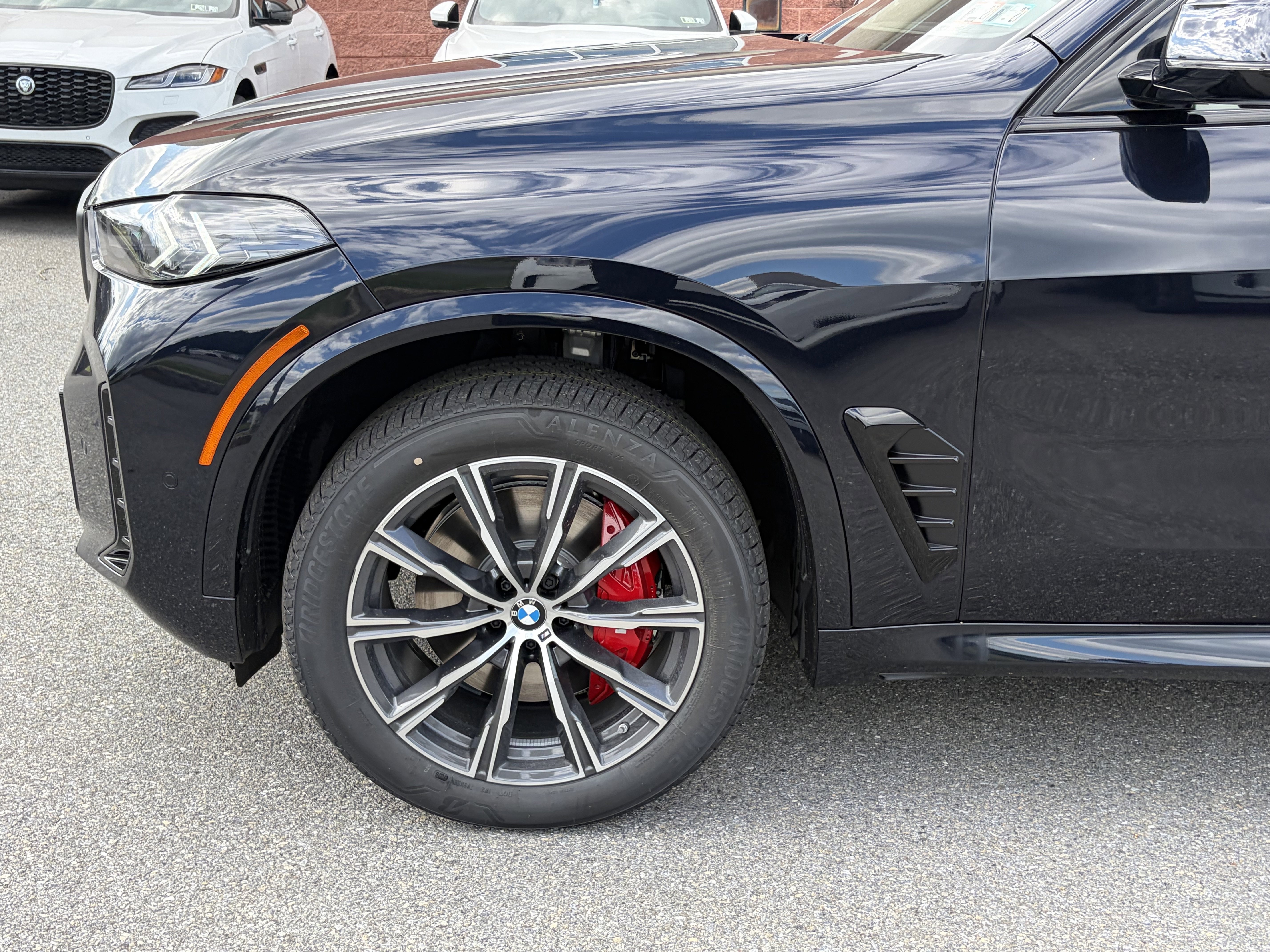 New 2026 Carbon Black Metallic BMW xDrive40i image 4