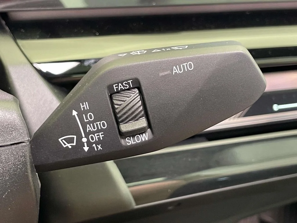 New 2027 Black BMW 530i xDrive image 36